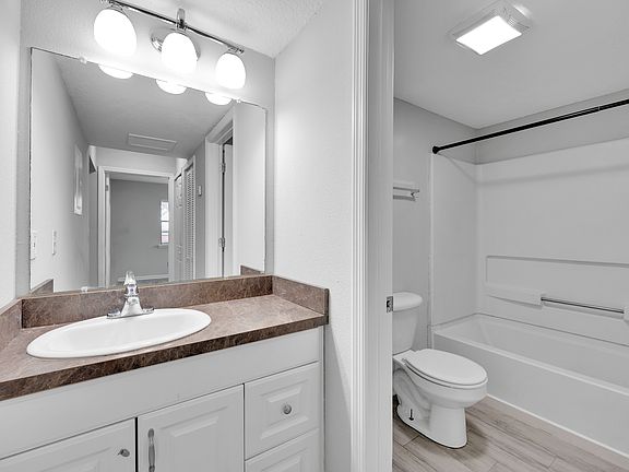4th image of 100 Fairway Park Blvd Unit 1704