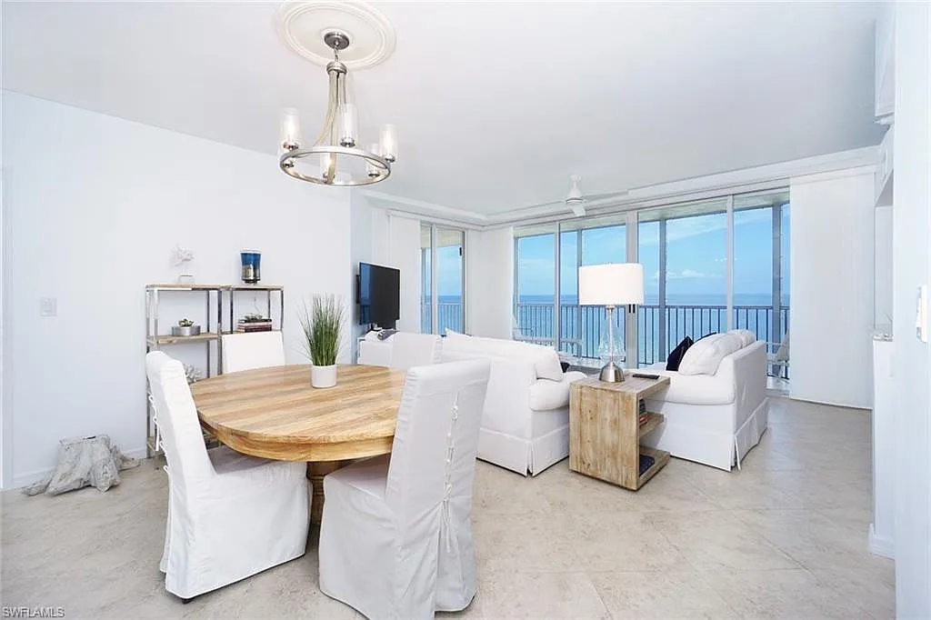 3 bed, 2.0 bath, 1550 sqft, $22,000 — Photo 3