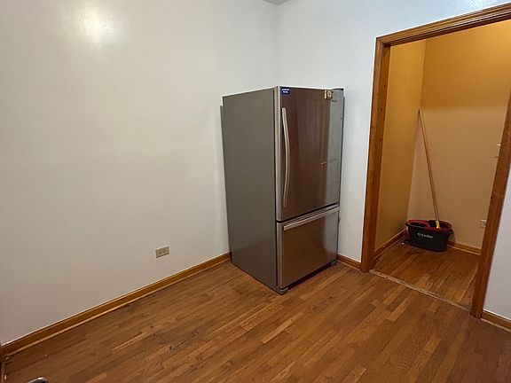 3rd image of 3930 W Wellington Ave #1