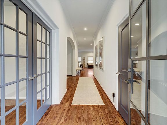 4th image of 4004 Childress St
