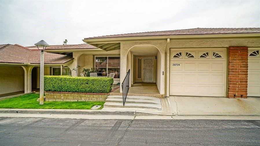 1st image of 26724 Oak Garden Ct