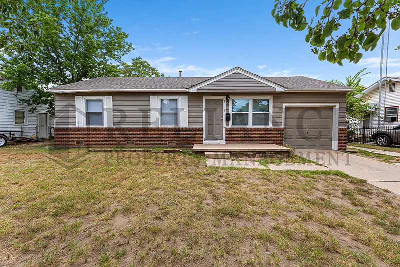 1307 E Gidley St