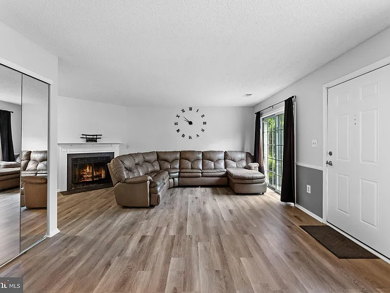 66 Cheverny Ct — Photo 1