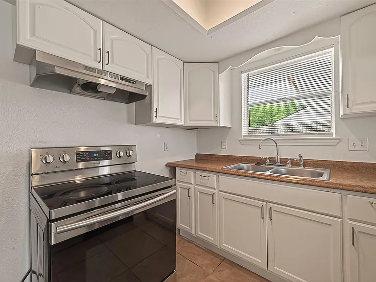 6311 Tall Willow Dr — Photo 17