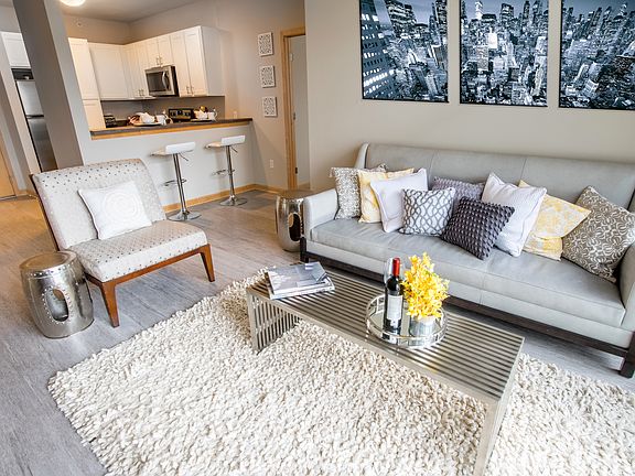 4th image of 1818 N Commerce St #1-206