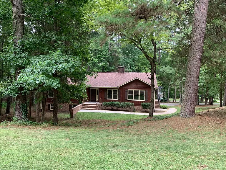 421 Constitution Dr — Photo 2