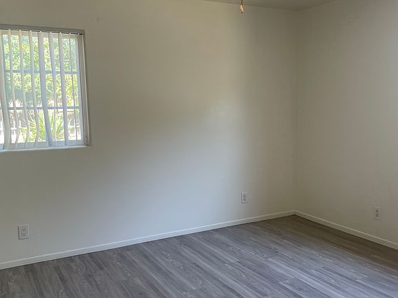 5th image of 15651 Rayen St