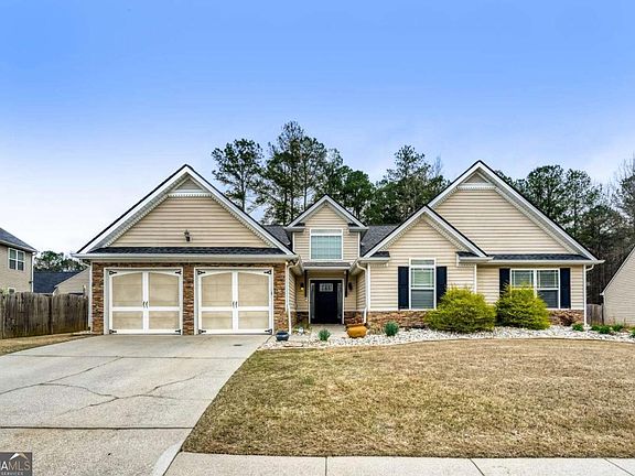 2nd image of 733 Sycamore Dr