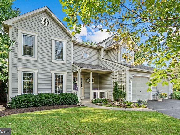 3rd image of 105 Delta Ct