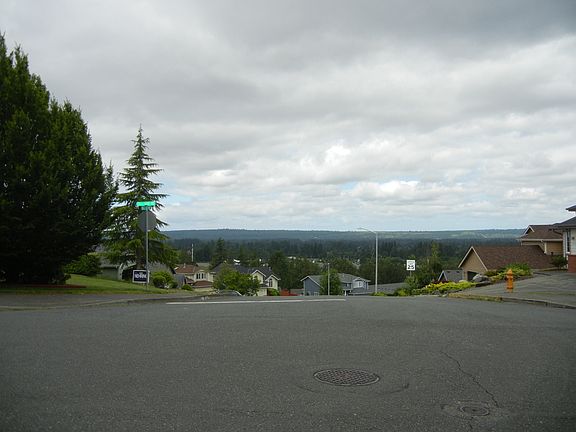 3rd image of 8517 76th Ave NE