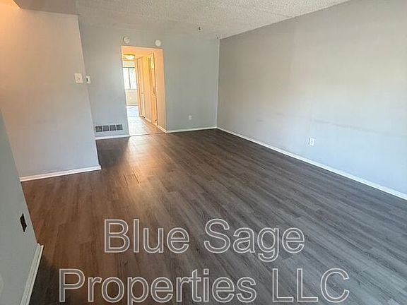 4th image of 722A Putnam Blvd #12A