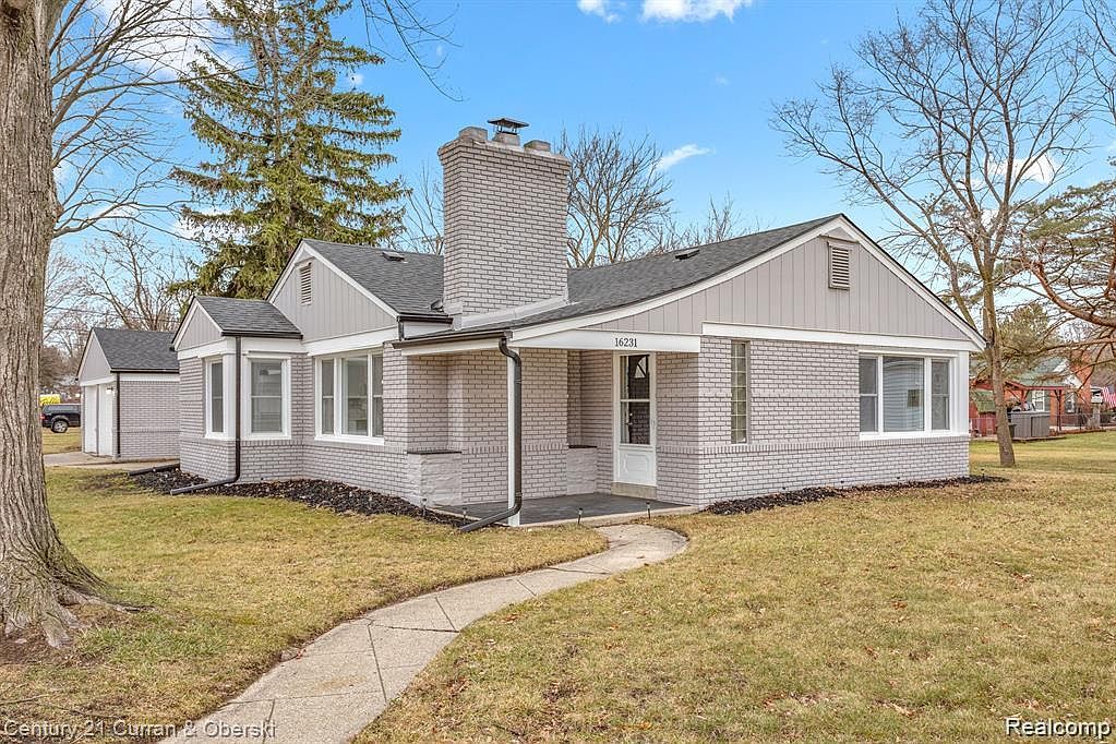 16231 Luxemburg Ave, Fraser, MI 48026