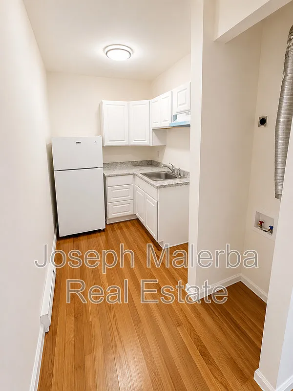 2 bed, 1.0 bath, $1,650 — Photo 1