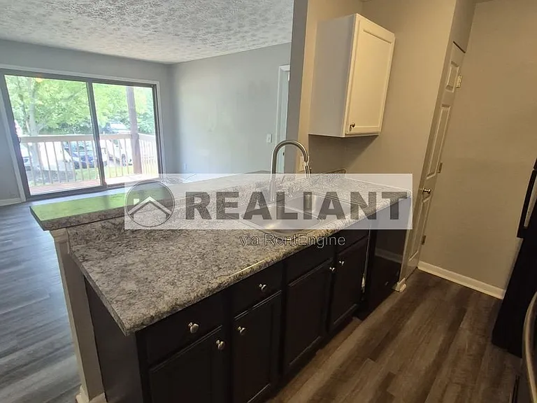 68 View Terrace Dr #5 — Photo 5