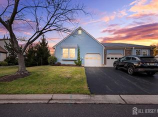 29 Hillsborough Dr #B, Monroe Township, NJ 08831