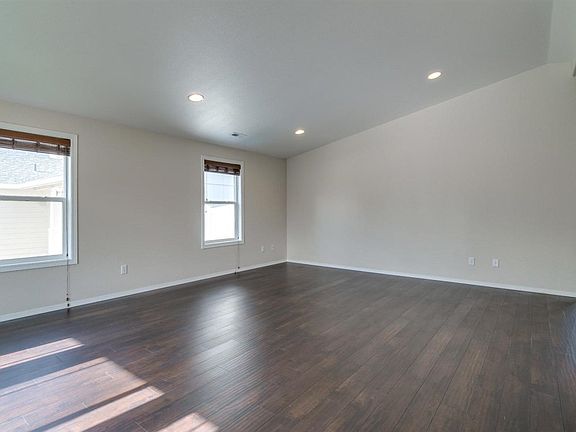 5th image of 213 S Molly Mitchell Dr