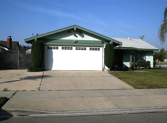3rd image of 2836 S Hope Ave