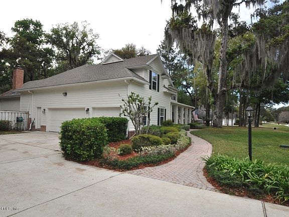 3rd image of 12880 Bay Plantation Dr