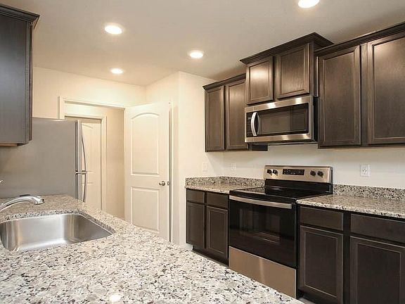 3rd image of 10785 Castle Rock Dr