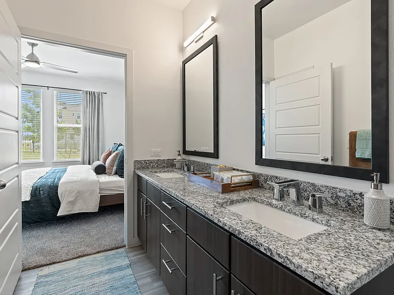 Dalton Austin Residences — Photo 8