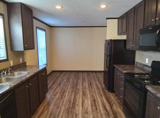 146 Country Forest Dr, Fort Wayne, IN 46818