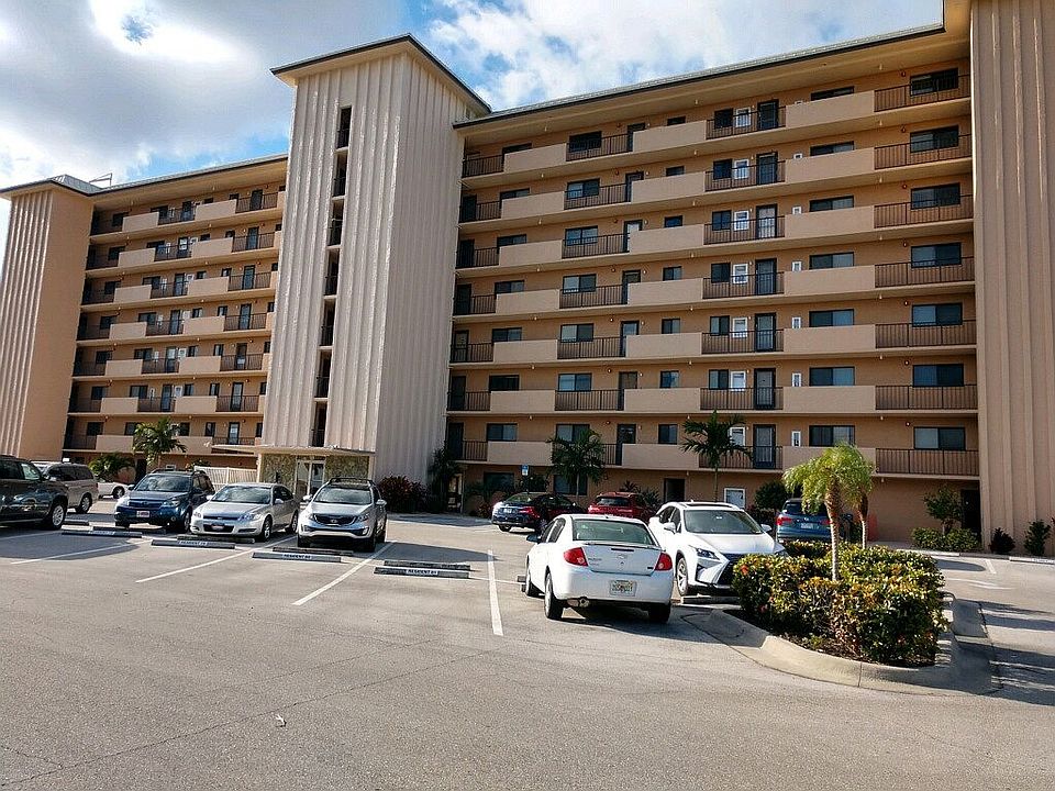 1st image of 4280 SE 20th Pl APT 303