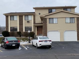8222 Hovey Ct APT B, Crown Point, IN 46307
