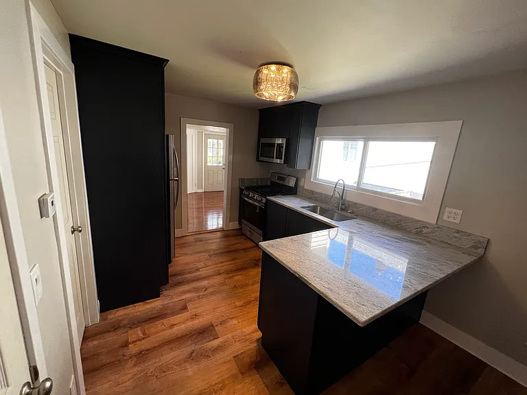 197 Sanford St — Photo 3