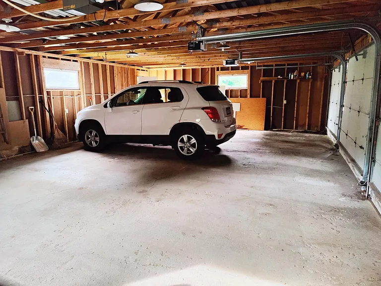 2131 E Superior St #3 — Photo 17
