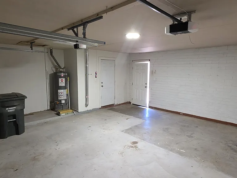 1201 E Barcelona Ave — Photo 41