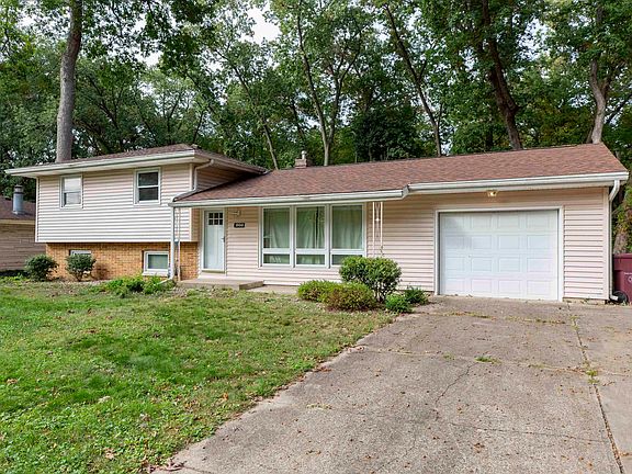 3rd image of 19341 Wedgewood Dr