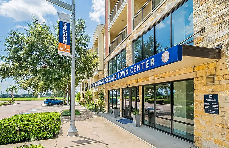 The Residences at Pearland Town Center Apartments — Photo 27