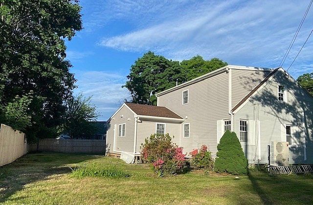 1st image of 32 Meadow Rd