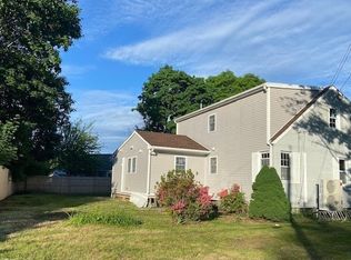 32 Meadow Rd, Northborough, MA 01532