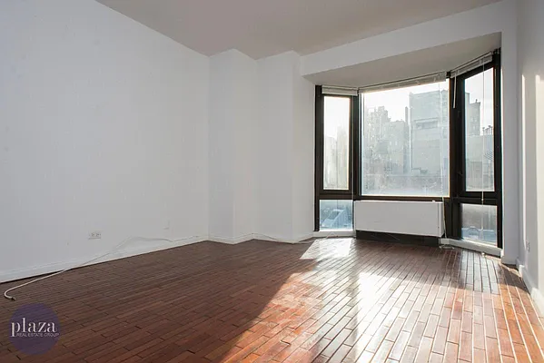 Rented by Plaza Real Estate Group | media 7