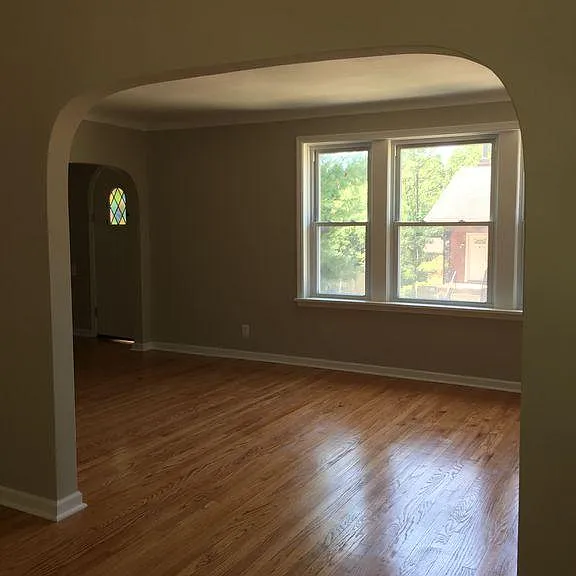6911 Nashville Ave — Photo 5