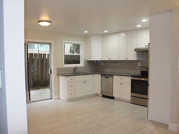 2nd image of 421 Richmond Dr APT 101