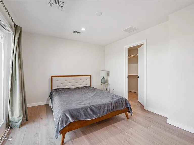 1726 N 74th Pl — Photo 12