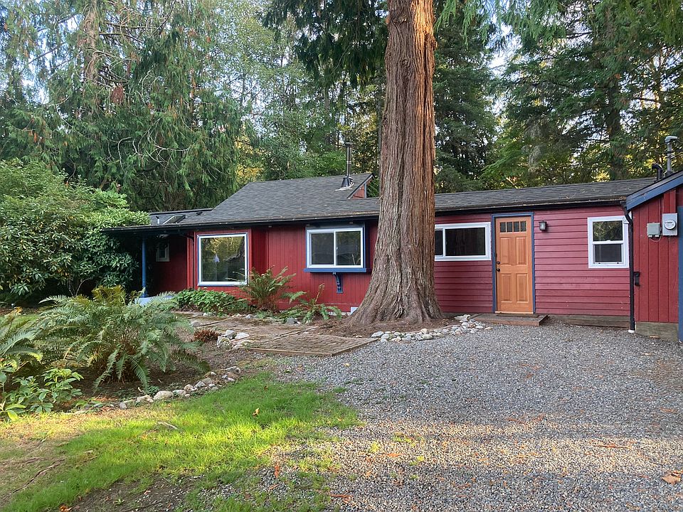 Front of home: east entrance and west entrance