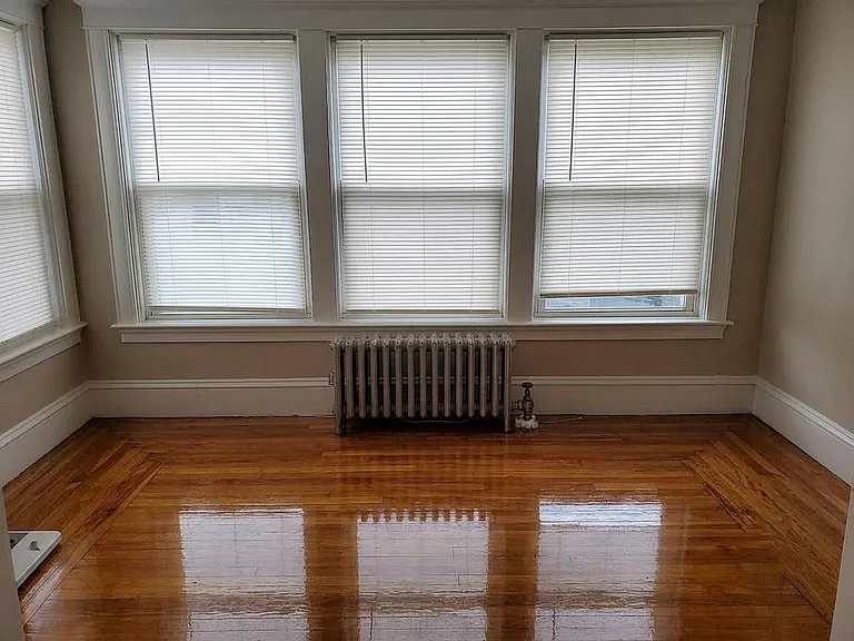 15 Pembroke Ave #1 — Photo 9