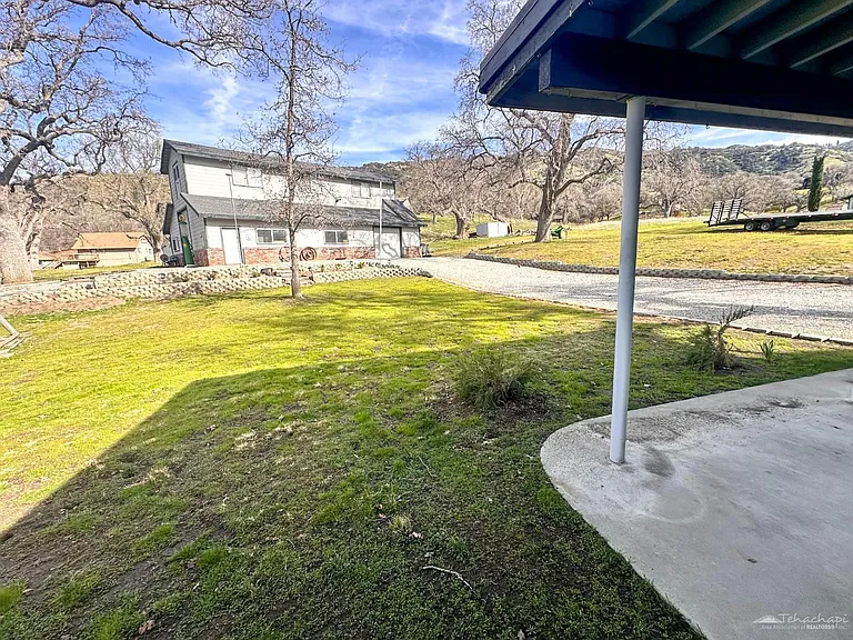 28301 Bear Valley Rd — Photo 17