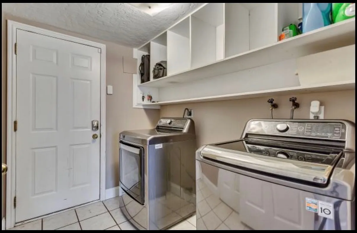 5 bed, 1948 sqft, $3,000 — Photo 2
