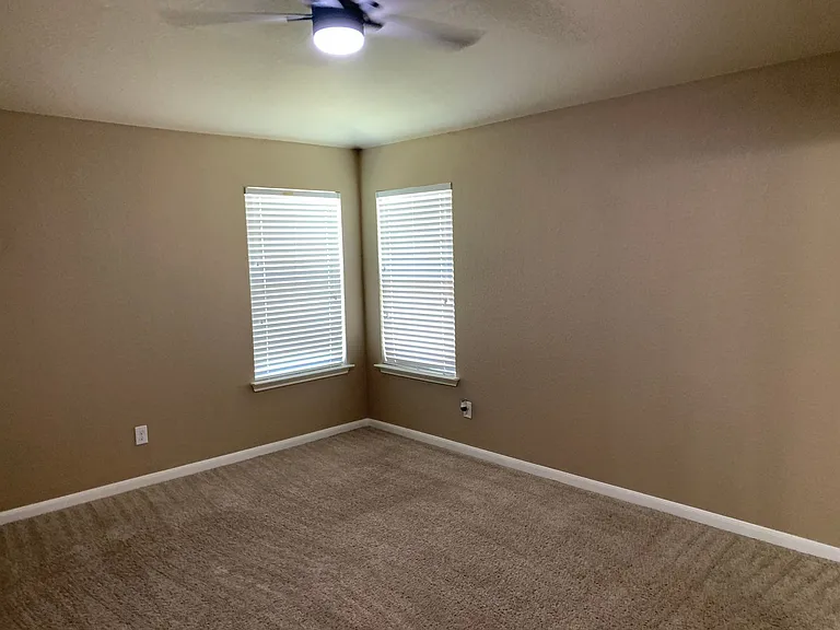 1337 Lauren St — Photo 23
