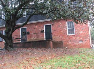 104 Stewart Cir #B, Charlottesville, VA 22903