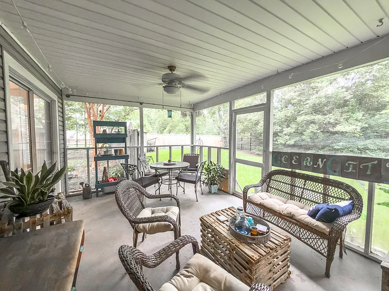 202 Gibbon Ct — Photo 19