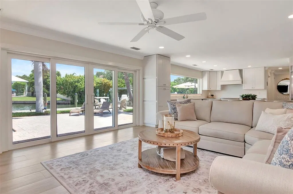 4 bed, 3.0 bath, 2162 sqft, $9,000 — Photo 3