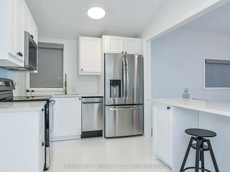 6 Colton Ave — Photo 15