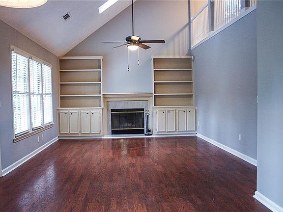 5th image of 184 Beaverwood Ct