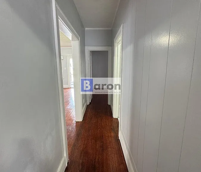 214 Altgeld St — Photo 2