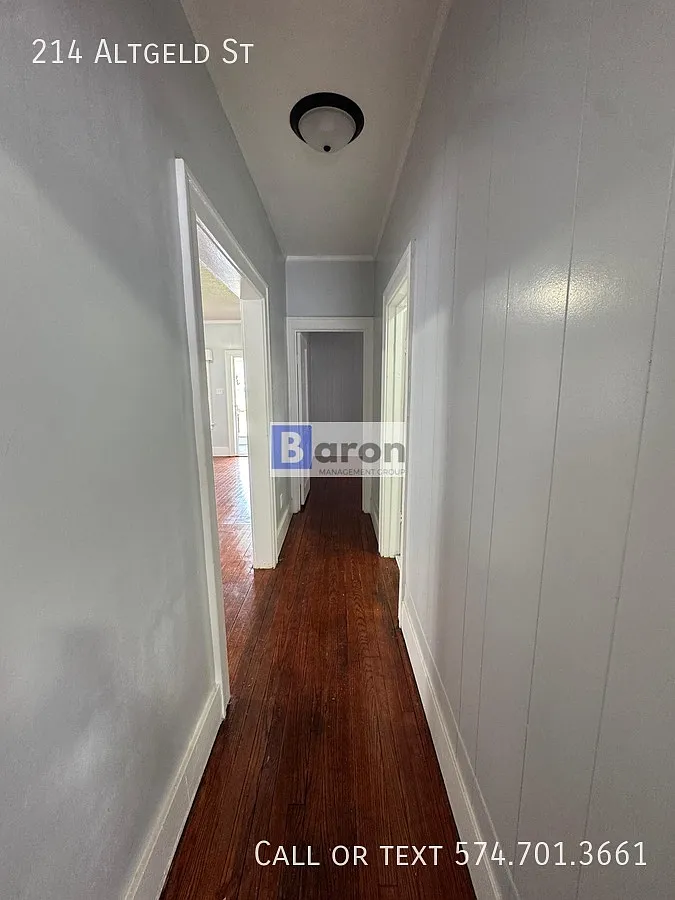 Building Photo - 214 Altgeld St